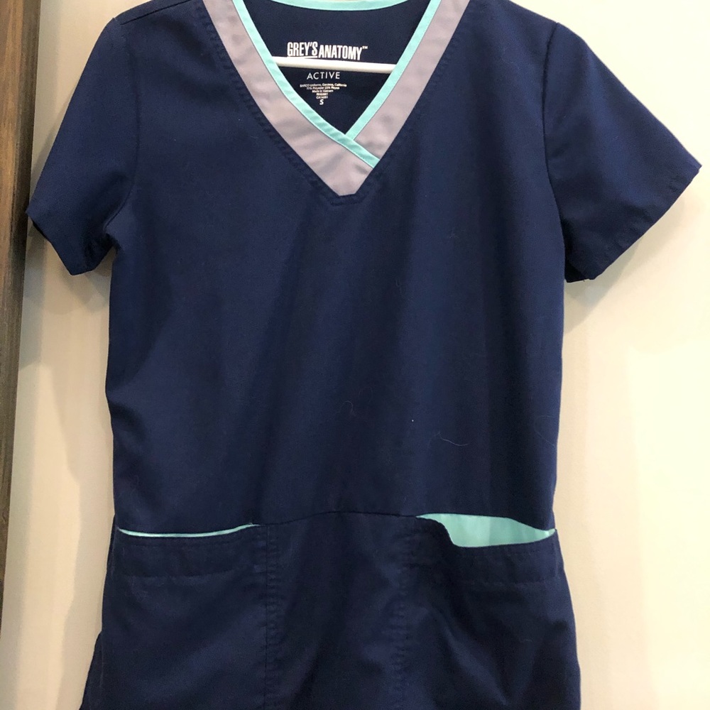Scrub top and bottom